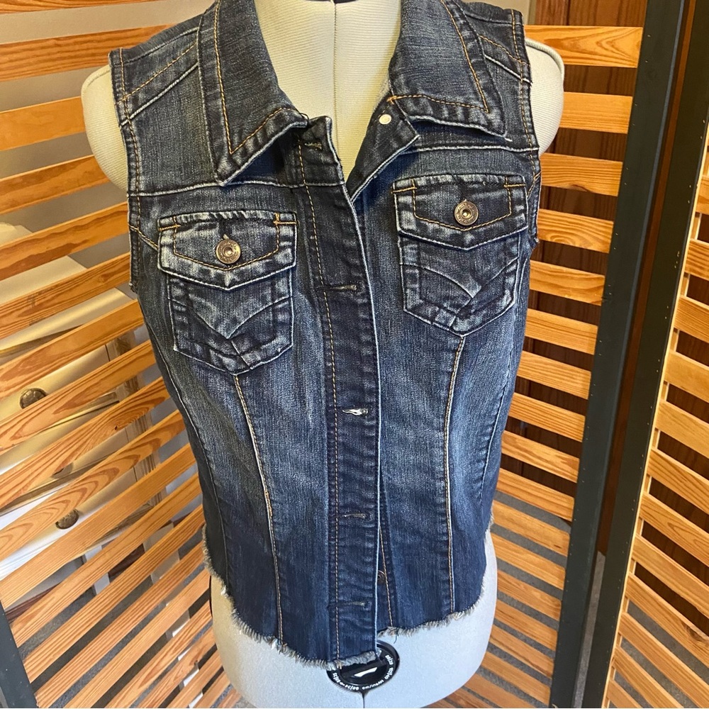 Maurices Dark Denim Vest
Size Medium - Picture 4 of 15